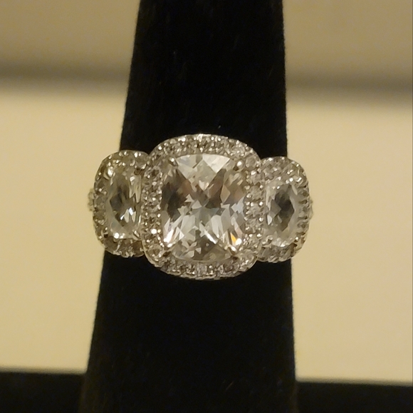 Sterling silver with cz size 6 - Picture 1 of 3